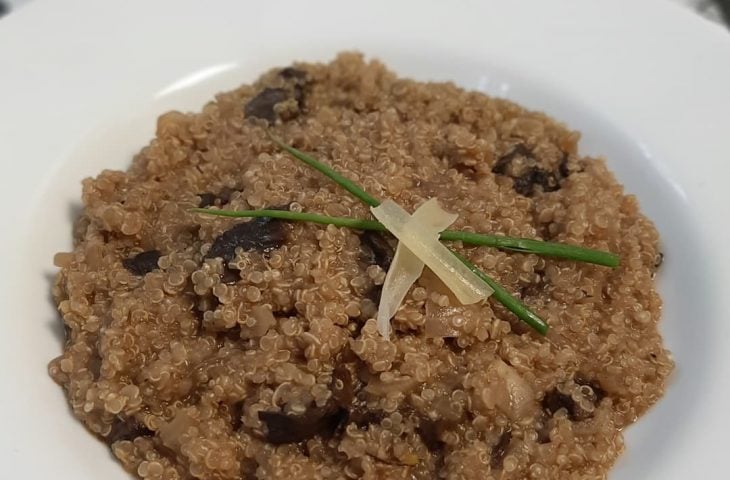 Risoto de quinoa com funghi secchi